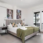 Belgravia Club * אסטפונה
