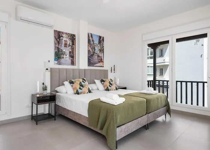 Belgravia Club * אסטפונה